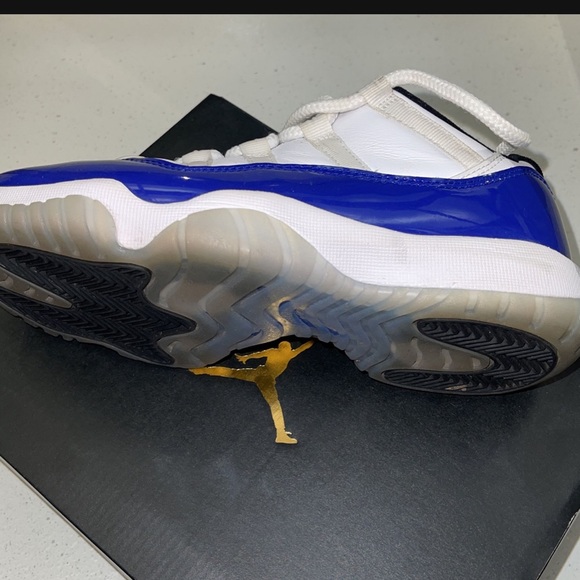 Wmns Air Jordan 11 Retro Low 'Concord Sketch' - Picture 3 of 6